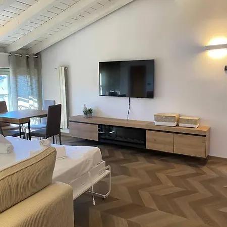 アパート Domus Dea ベルガモ